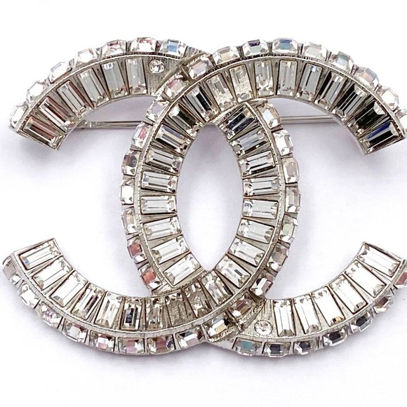 Chanel Brand New Classic Silver CC Baguette Crystal Brooch - Picture 1 of 3